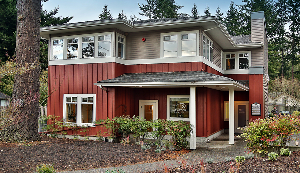 Outside view of Saratoga Dental in Langley